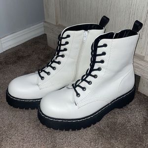 8.5 Union Bay boots